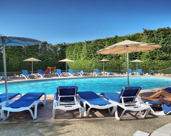 Cottage 6 People In A Vineyard - With Swimming Pool Access - Violès - Pool