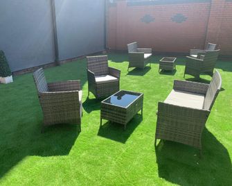 Regent Maritime Hotel - Liverpool - Patio