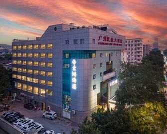 Zhongyi Hotel (Guangzhou Wanda Plaza Lejia Road Metro Station Branch) - Guangzhou - Building