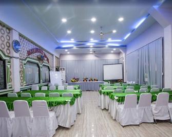 OYO 1140 Hotel Tresya Tanjung Balai - Tanjung Balai