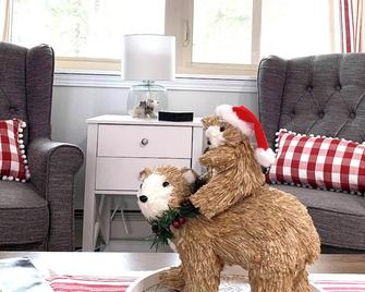 Enjoy year round Christmas in North Pole AK with 3 beds 2 baths - North Pole - Sala de estar