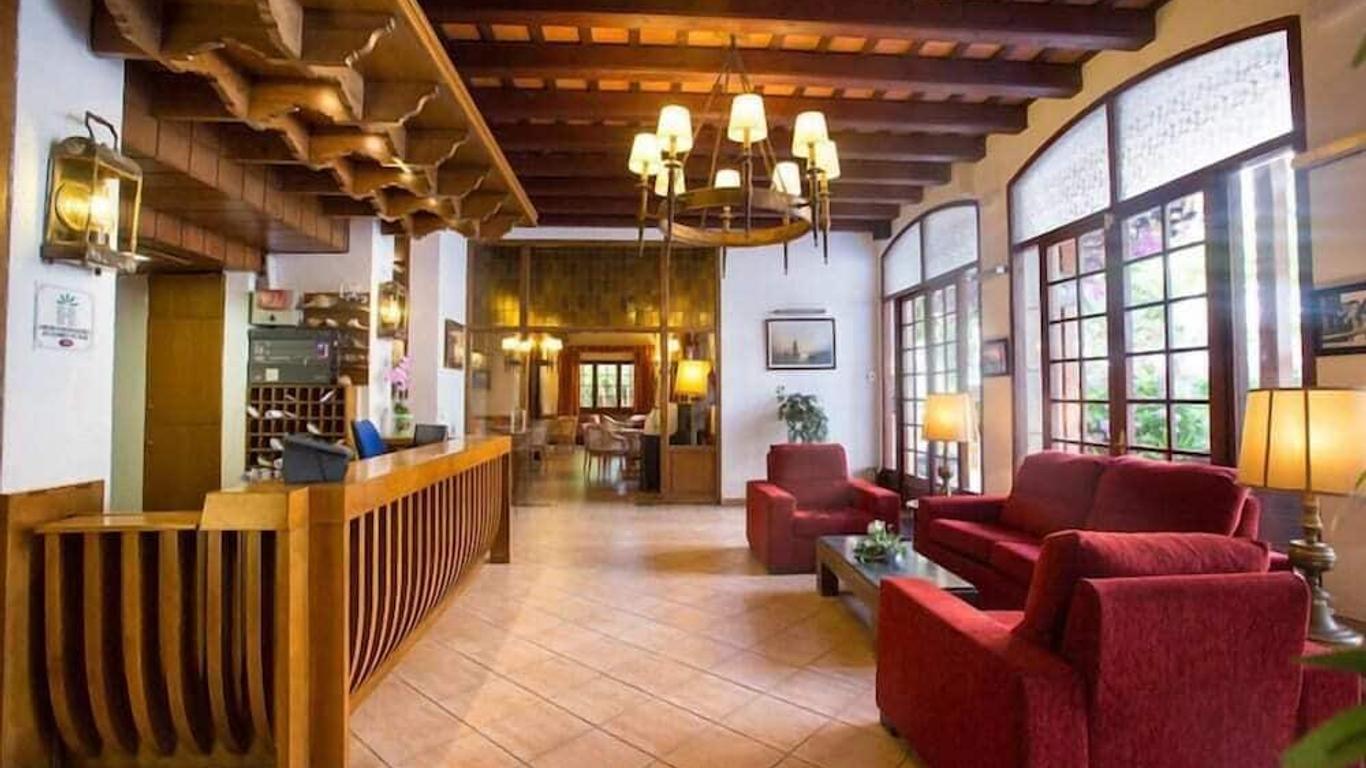 Hotel La Carolina