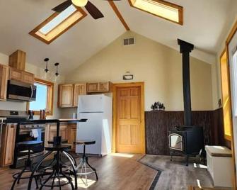 Mountains, horses, stars, views and just out of town. - Cody - Cocina