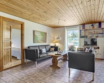 Stunning Home In Ulfborg With Kitchen - Ulfborg - Sala de estar