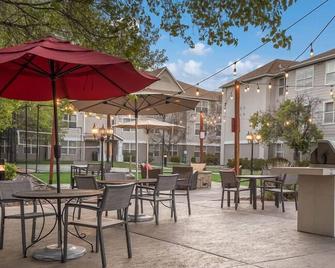 Get Ready for Blissful Getaway! 3 Relaxing Units w/ Full Kitchen, Pets Allowed! - Reno - Ristorante