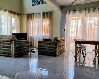 House Sleeps6-Bbq-Balcony-Scenicmountainview - Freetown - Living room