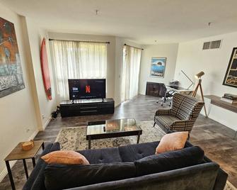 Private condo with cozy beach vibes in Venice! - Los Angeles