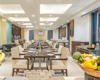 Country Inn & Suites by Radisson Bhiwadi - Bhiwadi - Restaurant
