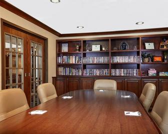 24 Hour Business Center + Indoor Pool + Hot Tub | Close to the Airport! - 富蘭克林（威斯康星州）