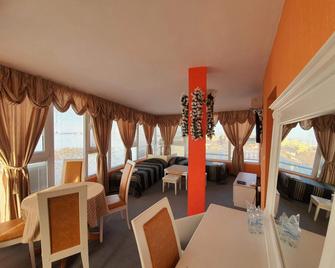 Family Hotel Paros - Pomorie - Restaurante