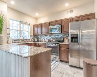 Carson Flats Apt 3 - 1br Near Bok, Osu Med, Dtwn - Tulsa - Cocina