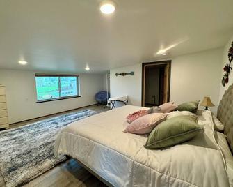 Ranch get away - Merrill - Bedroom