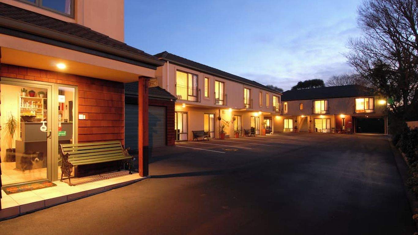 Courtesy Court Motel