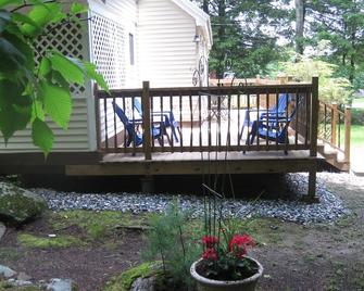 Private Setting Sparkling Lake Sebago - Casco - Patio