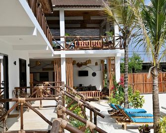 Sand Beach Boutique Hotel - Bwejuu - Patio