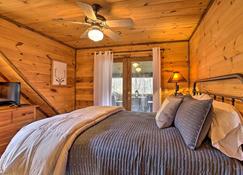 Picturesque Mountain Cabin with Hot Tub and Fire Pit! - Blue Ridge - Bedroom