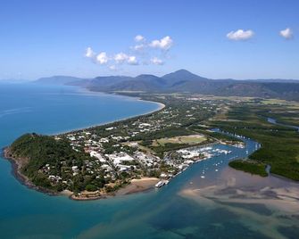Villa San Michele - Port Douglas - Außenansicht