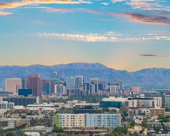 Chic & Cozy Midtown 1br Pool Prime Location - פיניקס - נוף חיצוני