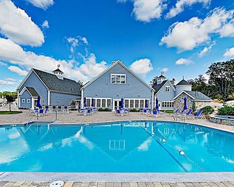 Whale Song Accessible Cottage - Near Beaches w/ Resort-style Pool - Kennebunkport - Pool