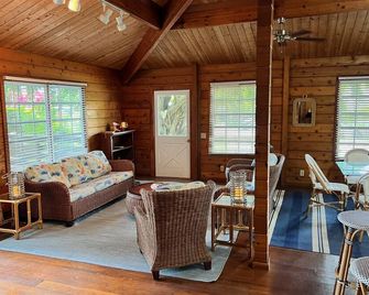 Harbour Island, Bahamas, Walk to Gorgeous Pink Sand Beach - Dunmore Town - Olohuone