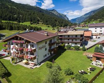 Hotel Garni Romantika - St. Leonhard im Pitztal - Building
