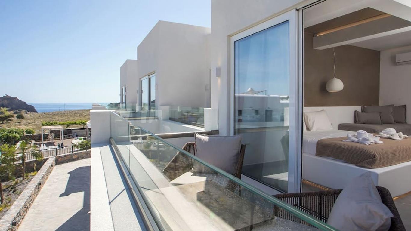 Lambis Studios & Apartments