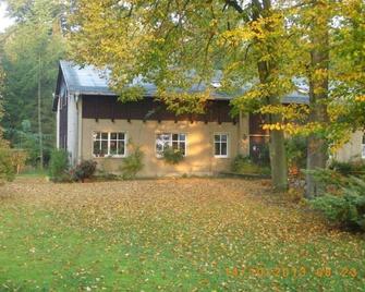 Forsthaus Metzelthin - vacation with your dog - Templin - Gebäude