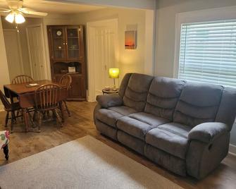 The Lily Pad On Benzie Blvd - Super Cute! - Beulah - Sala de estar