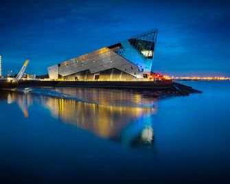 Kingston Theatre Hotel - Hull - Toà nhà