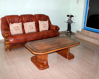 Grace Inn Hotel - Kwabenyan - Sala de estar