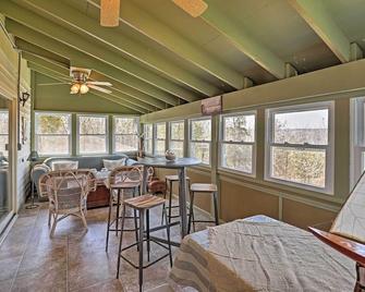 Auburn Vacation Rental Home Near Owasco Lake! - Auburn - Restaurant