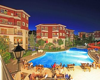 Hanay Suit Hotel - Side - Pool