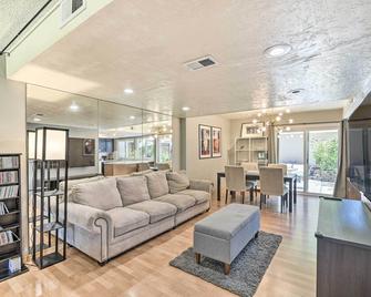 Remote Work Friendly San Jose Retreat with Patio - San Jose - Living room