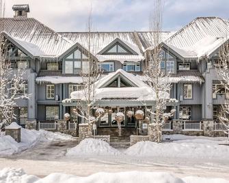 Hotel-style studio with pool & hot tub access - near ski lifts & golf - Whistler - Edificio