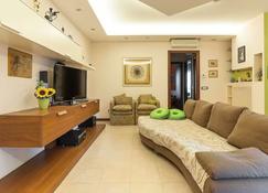 Moderno appartamento zona centrale - Latina - Living room