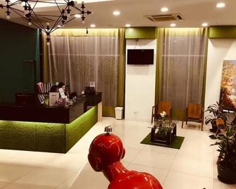 Le Garden Hotel Kota Kemuning Shah Alam - Шах-Алам - Рецепція