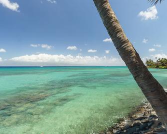 Cozy Waterfront Condo with Pool & Private Deck - Stunning Views from Every Room - Lahaina - Plaża