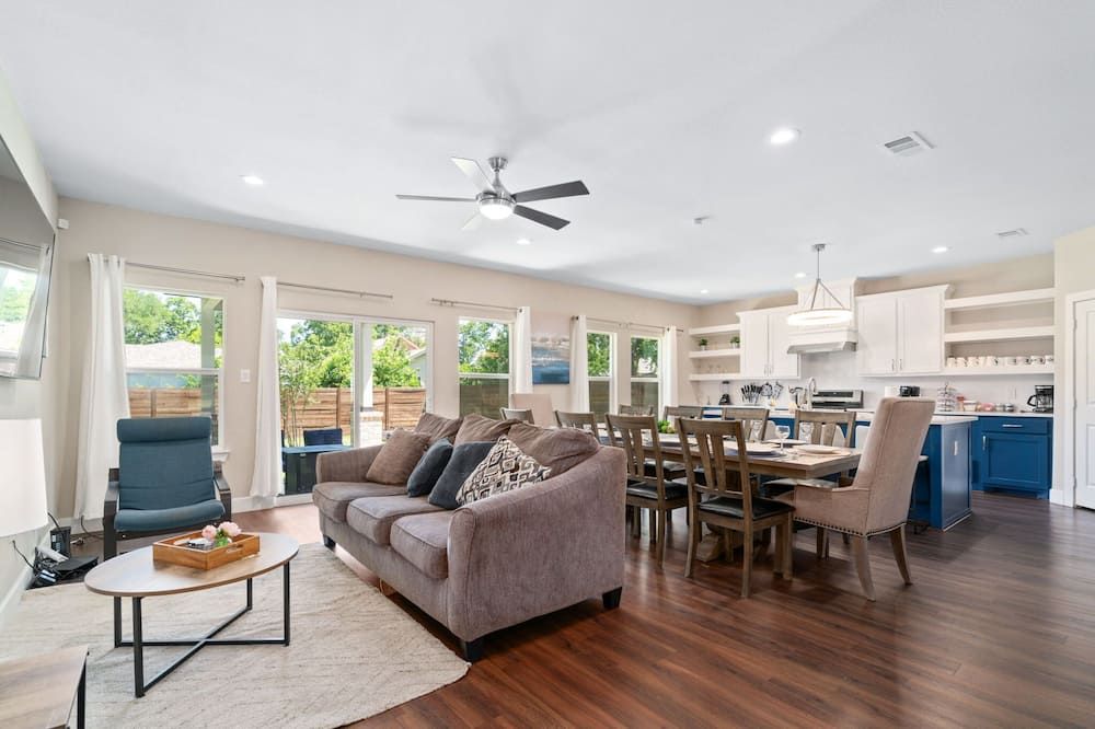 Modern Rustic Farmhouse in the Heart of Dallas - Dallas - Sala de estar