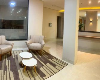 Izzy Hotel - Uberlândia - Lobby