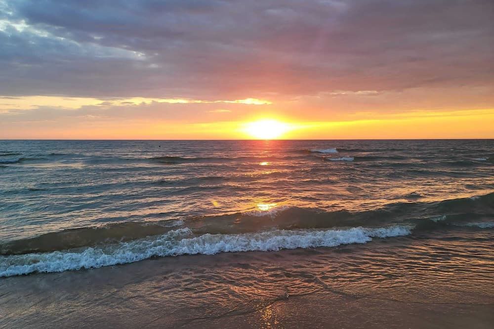 Beach Cottage, walking distance to Sauble. 3 bedroom, 2 bath - South Bruce Peninsula - Playa