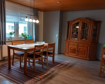 Beautiful vacation apartment with plenty of space to feel good - Neuwied - Essbereich