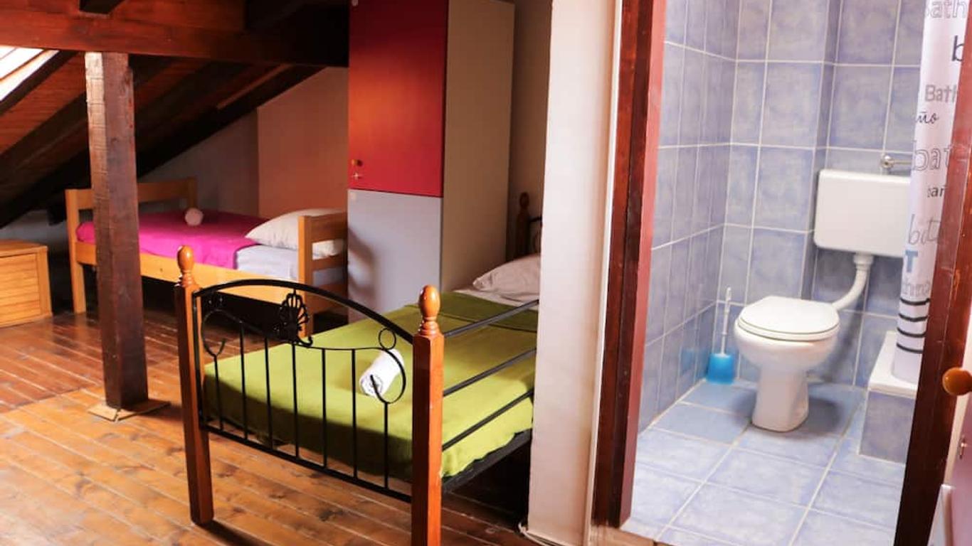 Alma Hostel 2