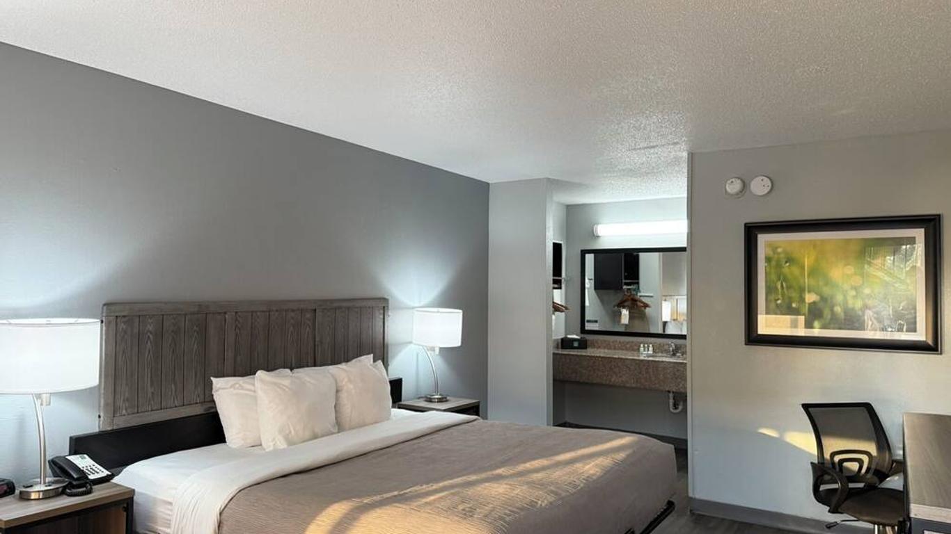 Opulent Oasis Motel Crestview