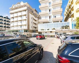 Hotel Kursaal - רימיני - בניין