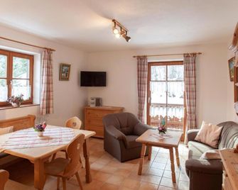 Gästehaus Kurparkfrieden - Mittenwald - Ruokailuhuone