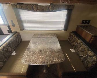 Cozy Camper Near The Desired Sportsman's Pool! - Pulaski - Slaapkamer