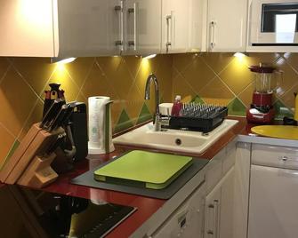 Beau studio Bastille - Paris - Kitchen