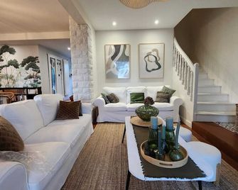 Villa Nature Salle De Sport Jacuzzi - Saint-Jean-la-Poterie - Living room