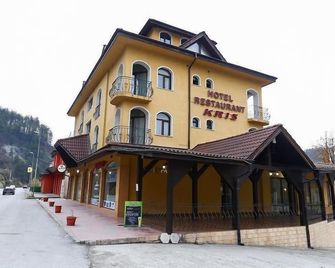 Kris Hotel - Smolyan - Gebouw