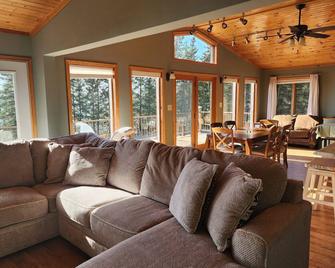 Relaxing Lake House! - Spooner - Living room